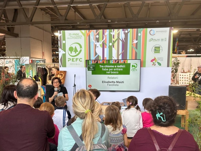 Tra chiome e radici: fiabe per entrare nel bosco, un incontro sulla magìa delle favole per comunicare e&nbsp;ascoltare